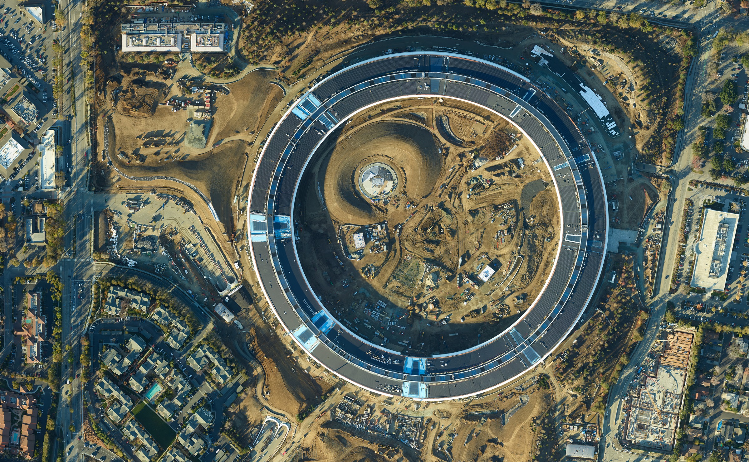 З'явилося 1.7 гігапіксельне(!) фото нового кампуса Apple з повітря