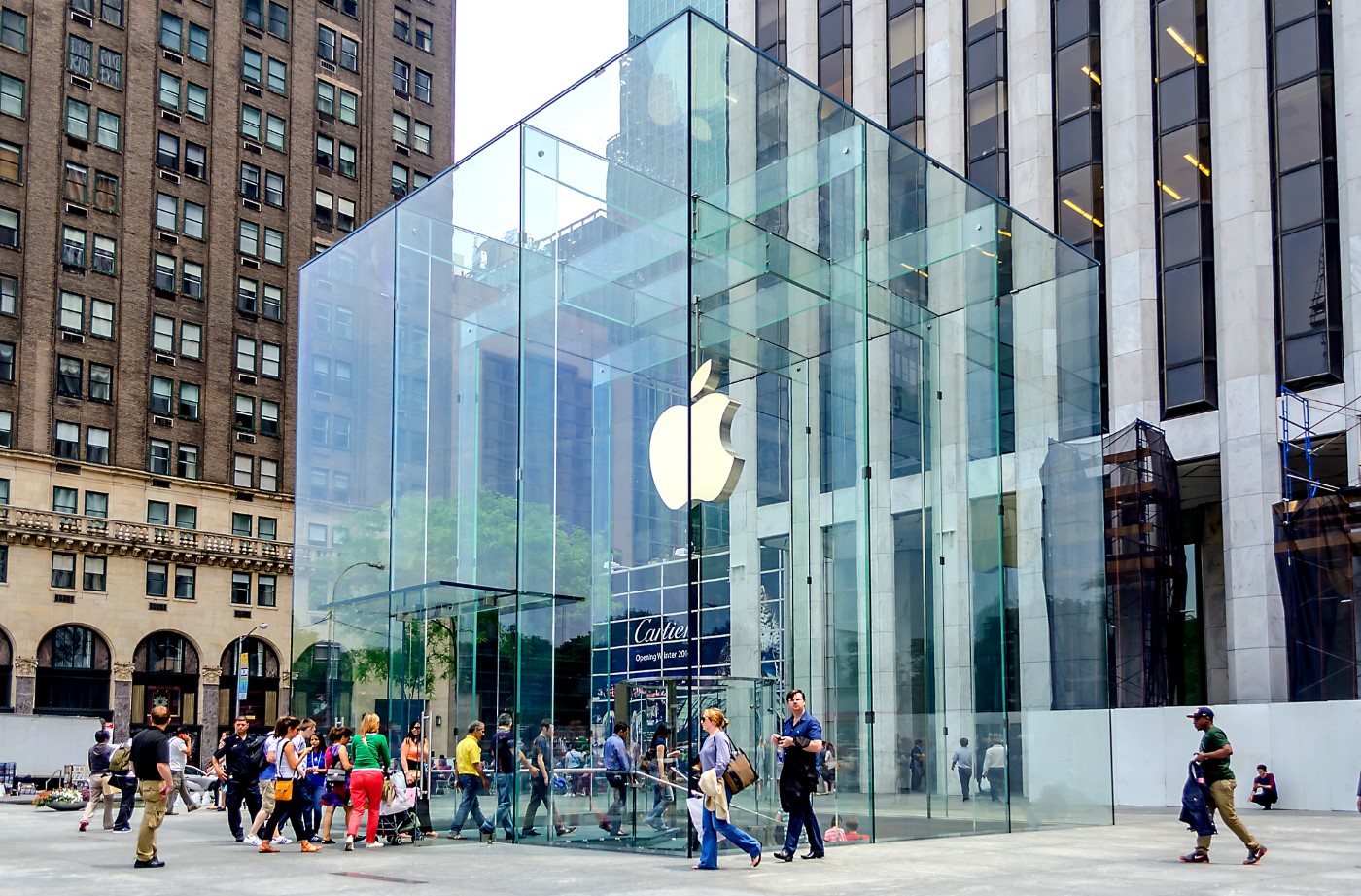 Біля магазинів Apple починають утворюватися черги за новими iPhone 7